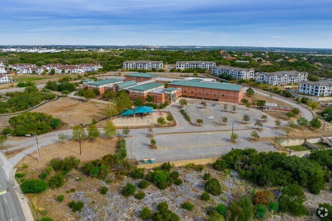 Canyon Ridge Elementary offers a variety of interscholastic sports.