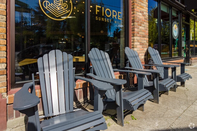 Caffe Fiore offers outdoor seating for visitors to enjoy a beautiful day in North Beach.
