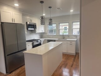 85 Greenbrook Rd, Green Brook, NJ 08812