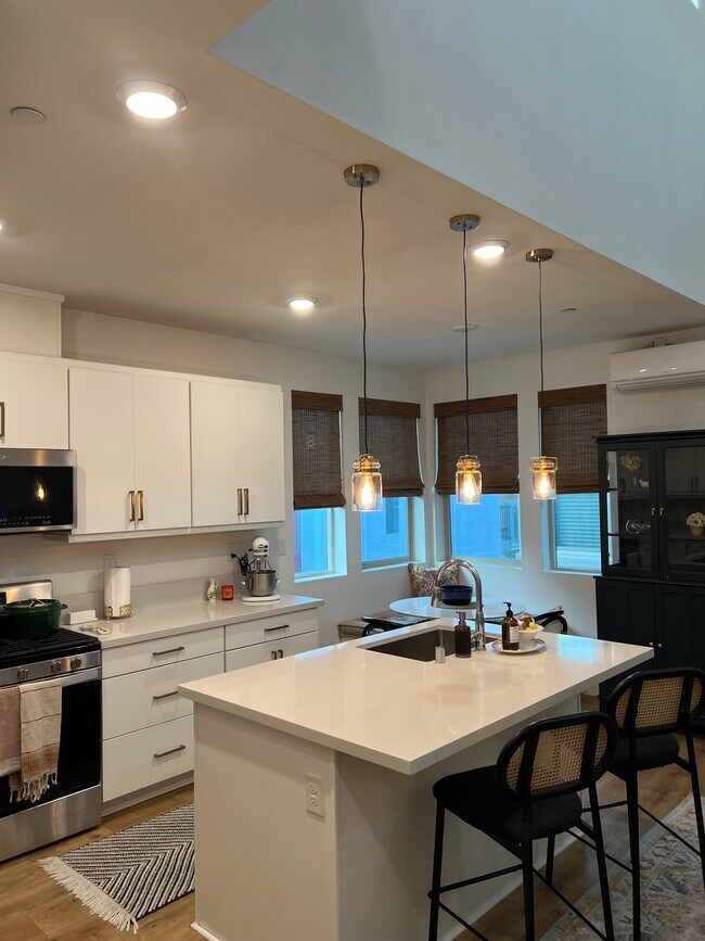 180 Box Ln unit 180 Box Lane, Sacramento, CA 95818 - photo 6