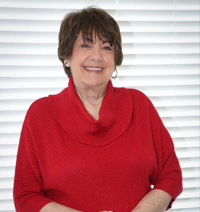 Sandra White