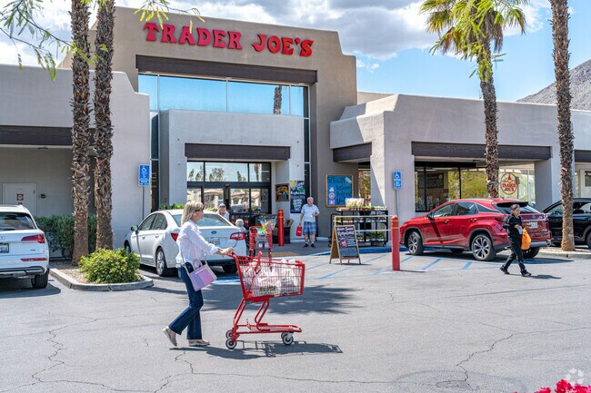 Trader Joe’s near Vista Santa Rosa offers fresh, organic groceries in the heart of Palm Desert.