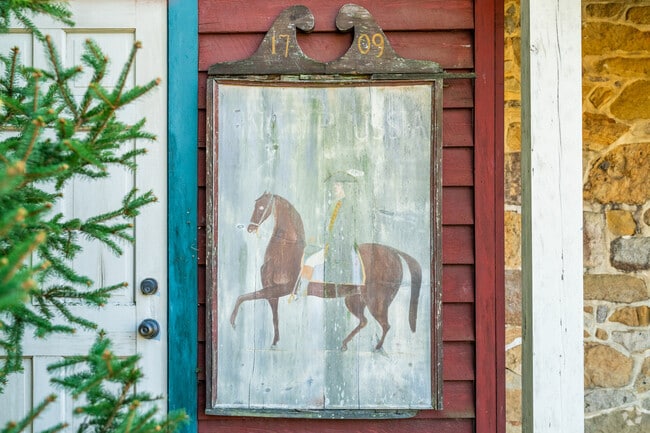 At the Original Inn of King of Prussia, a display of a horse and rider exists form 1709.