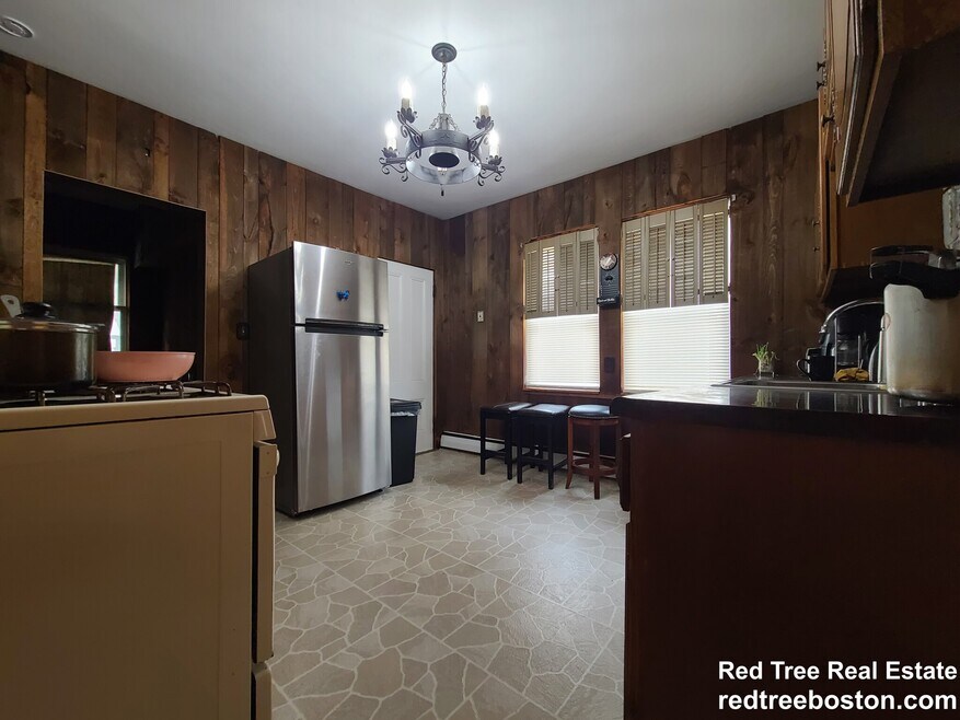 5 Aldie St unit 3-bed 1bathU1 Allsto, Boston, MA 02134 - photo 1