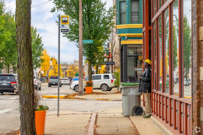Halyard Park is a bustling community in Milwaukee, WI.