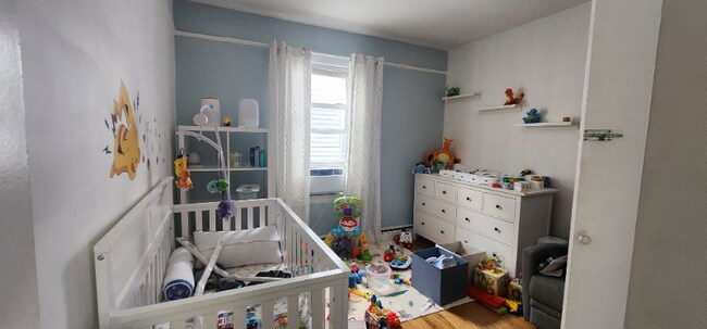 632 Adams Ave unit 2nd floor rear, Elizabeth, NJ 07201 - photo 3