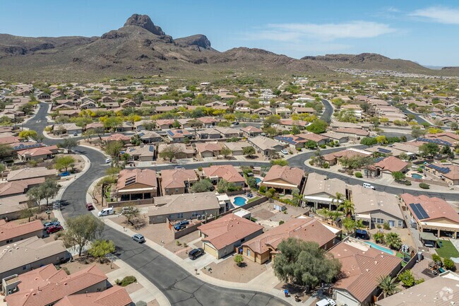 Most homes in Continental Reserve were built in the early 2000’s.