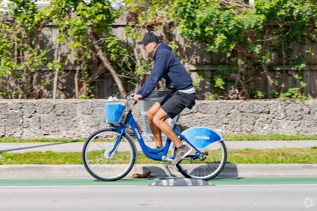 Many residents of the Venetian Islands use the CitiBike bicycle sharing program.