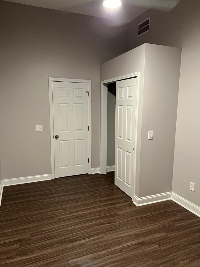 631 Bakewell St unit 631 Bakewell Apt 1, Covington, KY 41011 - photo 6