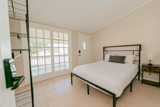 2426 S Maple Ave, Sanford, FL 32771