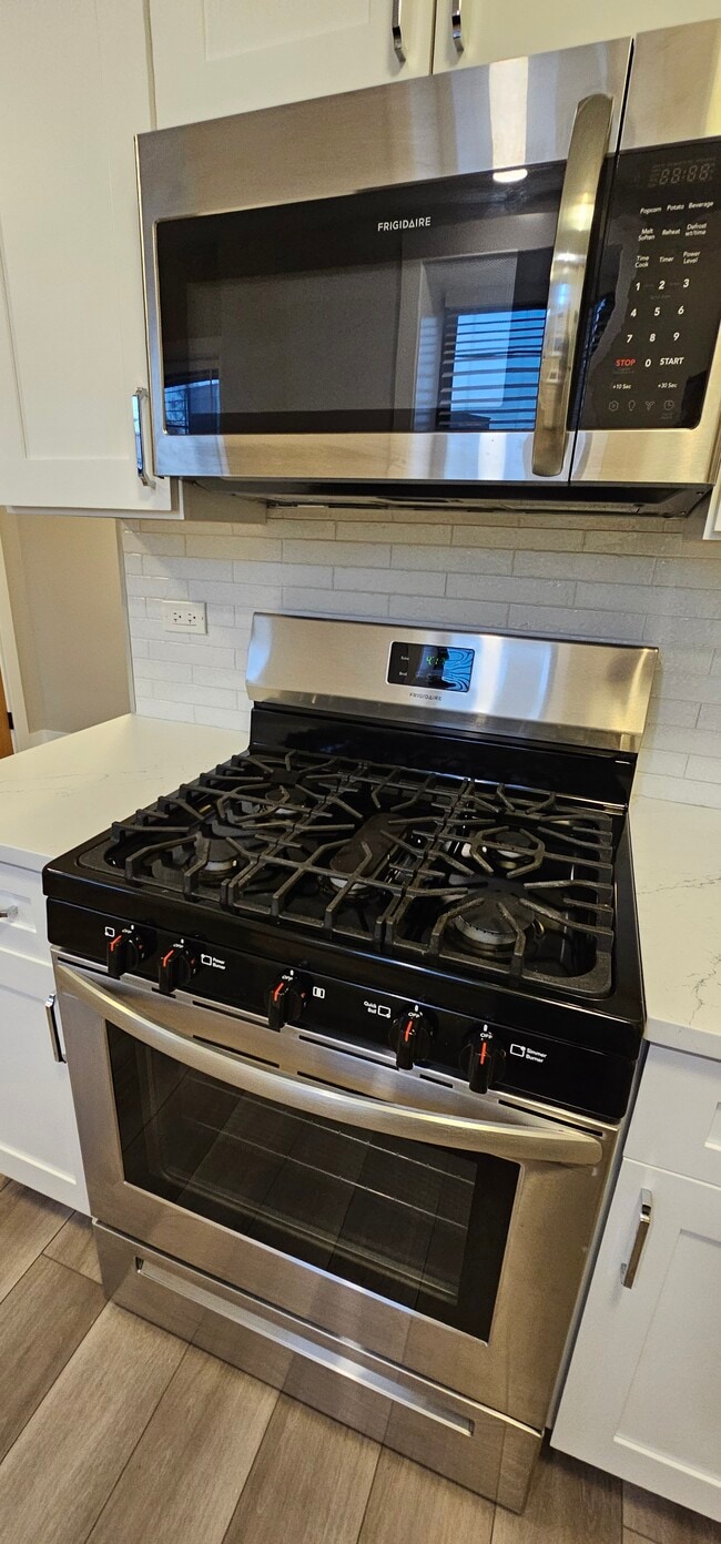 3929 N Janssen Ave unit 3941-1W, Chicago, IL 60613 - photo 7