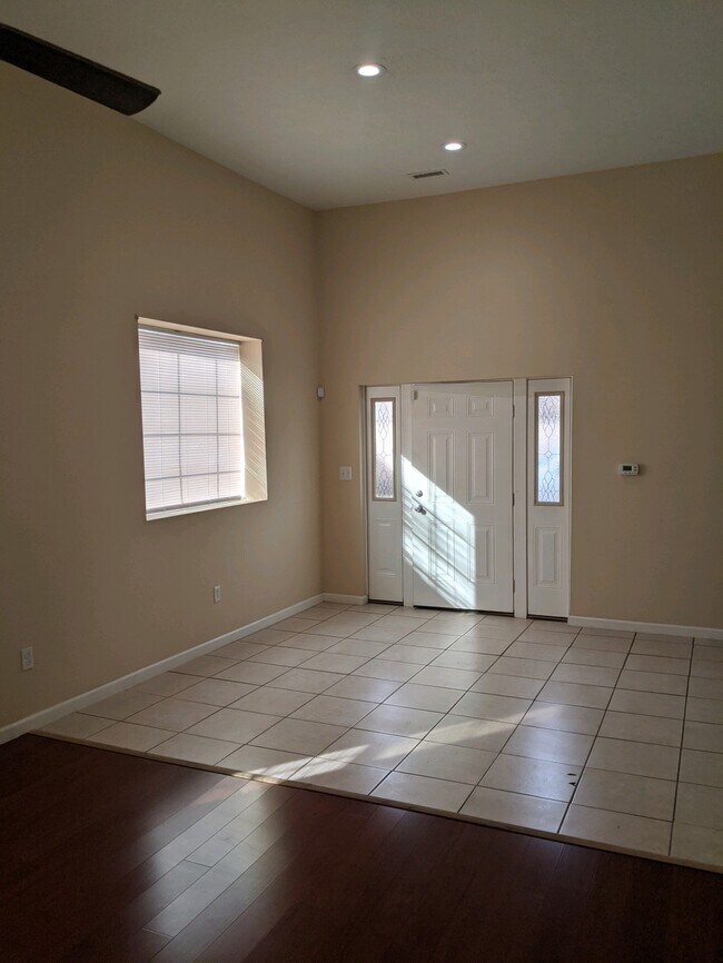 3326 Ruckle St Unit Rear Apartment, Indianapolis, IN 46205