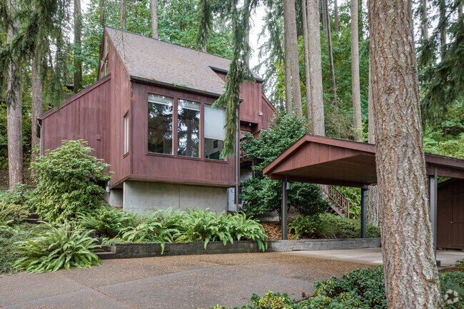 A contemporary home In the Crest Drive Neighborhood in Eugene.