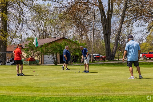 Kearsley Lake Municipal Golf Course is a city-run 18-hole golf course near Potter Longway.