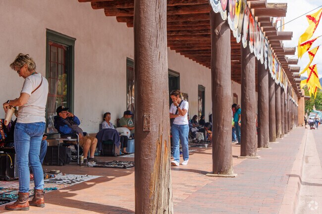 San Mateo residents aren't far from the Santa Fe Plaza, a one of a kind shopping destination.