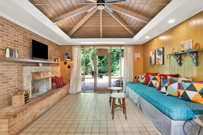 305 E Indian Creek Dr unit ID1043809P, Mobile, AL 36607 - photo 4