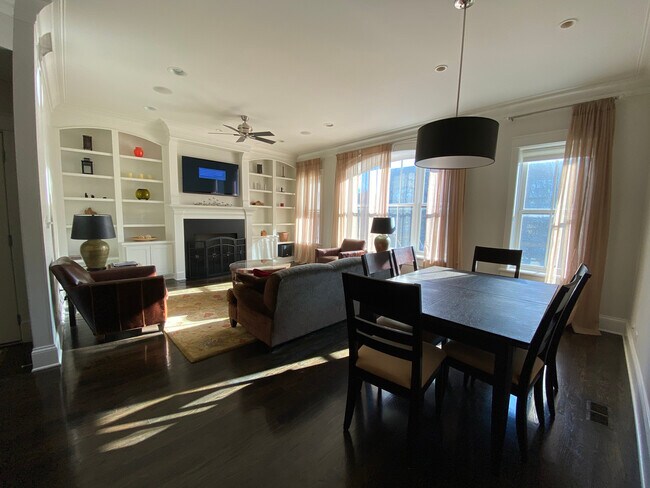 2138 W Roscoe St unit 2, Chicago, IL 60618 - photo 7