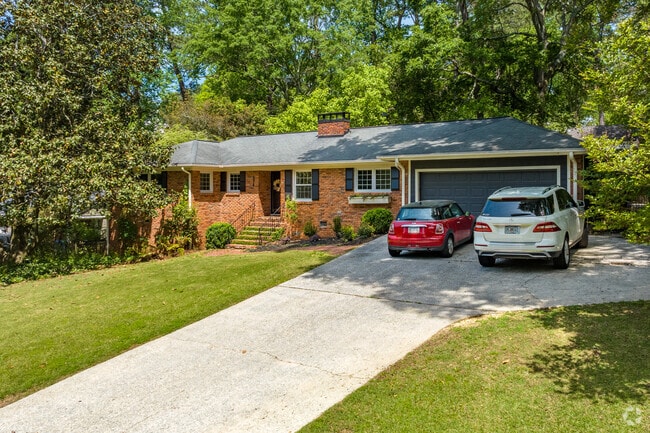 Ranch-style homes are common in North Buckhead’s quiet streets.