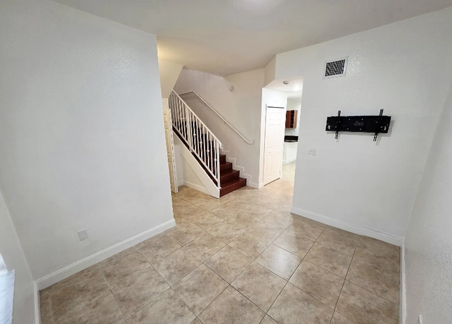 7422 NW 182nd St, Hialeah, FL 33015 - photo 4
