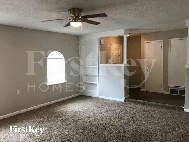 1602 Geraldine Ln, Arlington, TX 76010 - photo 4