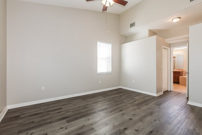 5514 Foxtail Ct, Wesley Chapel, FL 33543 - photo 5