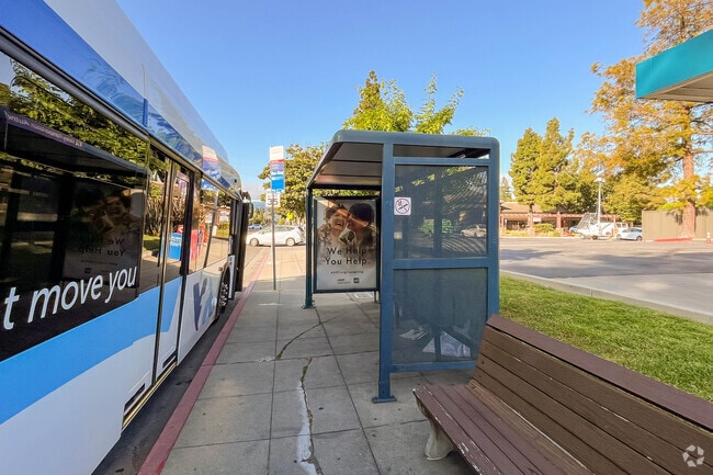 Bus Stop 40 on Rengstorff Ave in Monta Loma neighborhood.