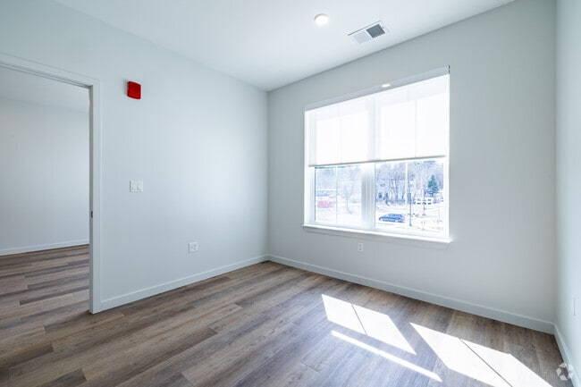 1BR, 1BA-720SF