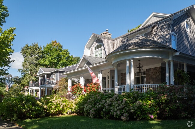 The residential streets of Central neighborhood are green, quiet and shady.