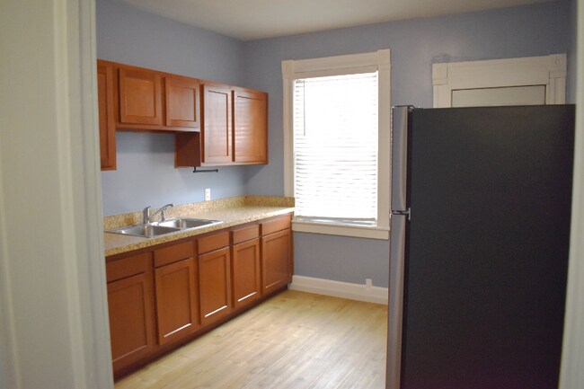 6011 37th Ave unit Lower Unit, Kenosha, WI 53142 - photo 6