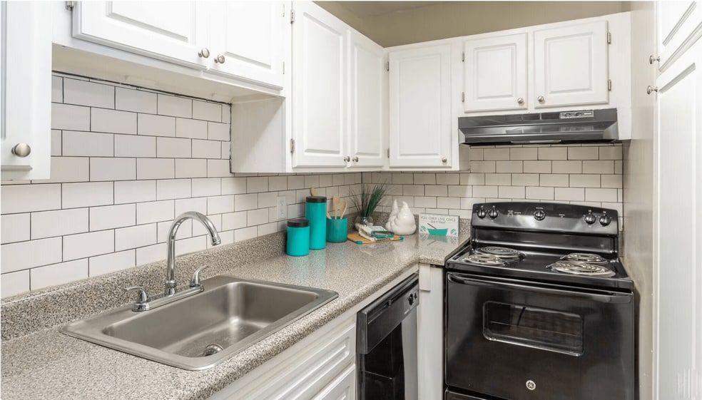 Bradley Square Apartments, North Charleston, SC 29406 - photo 1