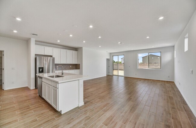 7413 W Peck Dr, Glendale, AZ 85303 - photo 3