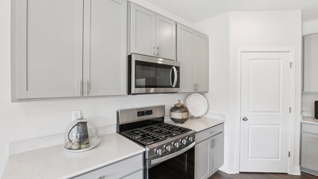 5758 Bancroft Dr, Pendleton, IN 46064 - photo 4