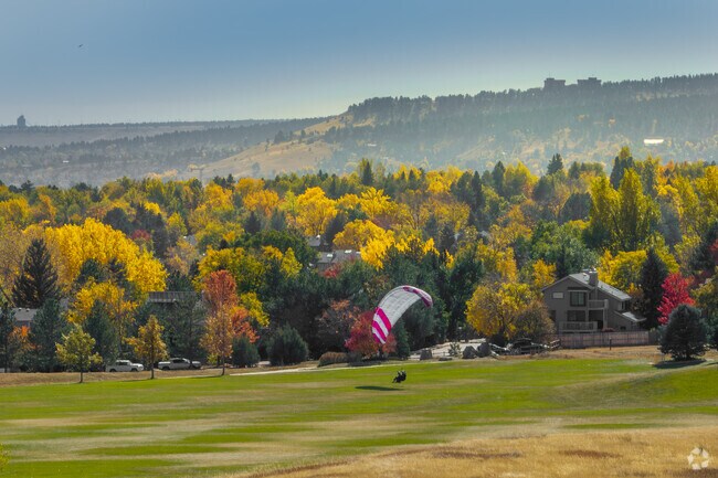 Carriage Hills is a premium real estate market that appeals to buyers looking for luxury homes.