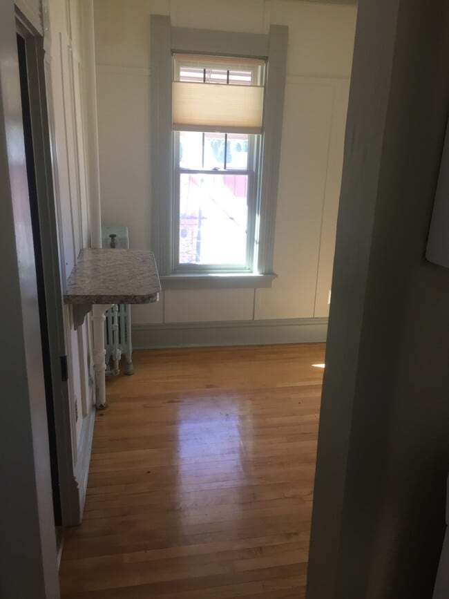 118 Pine St unit FURNISHED, Sheboygan Falls, WI 53085 - photo 6