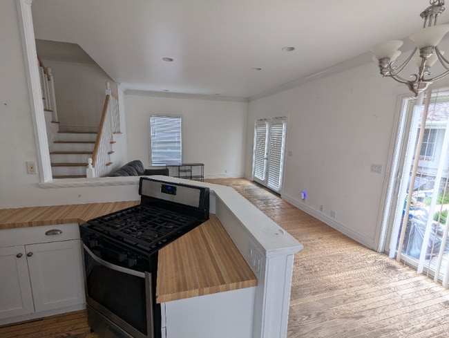 1267 W Burke Ln, Farmington, UT 84025 - photo 6