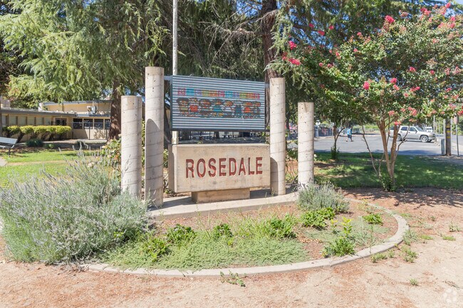 The student to teacher ratio at Rosedale Elementary School is 23 to 1.