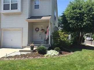 32 Grandview Ave, Pitman, NJ 08071