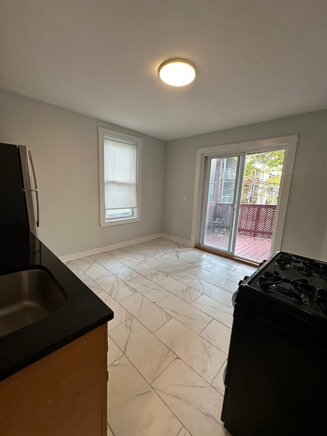 861 E 1st St unit 3, Boston, MA 02127 - photo 3