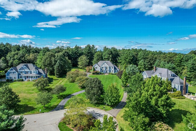 Row of homes along Barteau Lane in Boxborough.