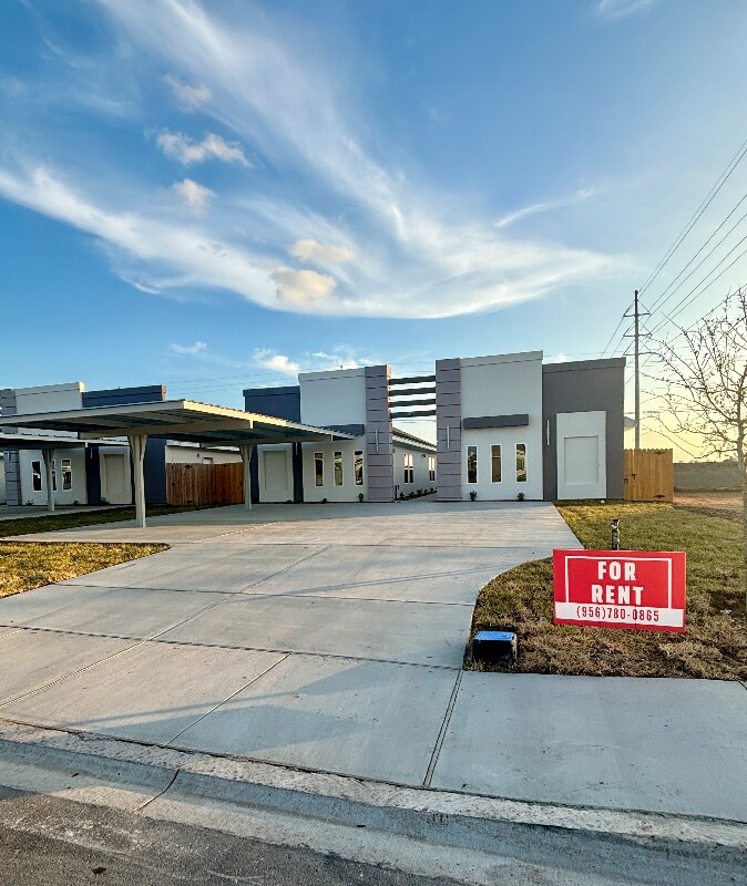3012 West Dr unit 2, Edinburg, TX 78541 - photo 1