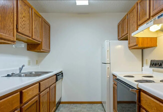 4243-4259 9th Avenue Cir S, Fargo, ND 58103