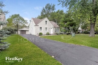 640 N Edgewood Ave, Lombard, IL 60148