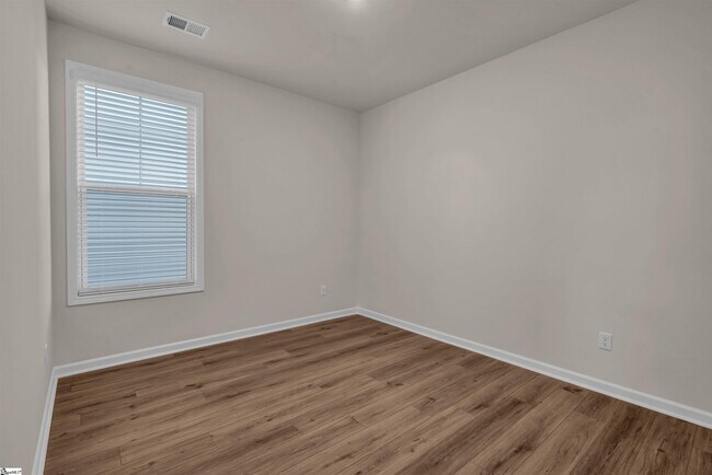 2032 Halton Oaks Dr, Spartanburg, SC 29303 - photo 4