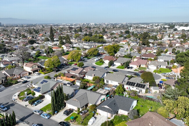 Luna Park is a centrally located urban neighborhood situated in the north side of San Jose.