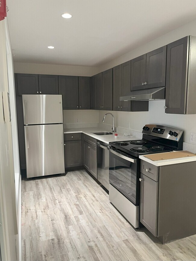 96 Broad St unit B, Weymouth, MA 02188 - photo 4