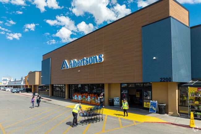 Pico Norte locals grab all their weekly grocery essentials at the nearby Albertsons.