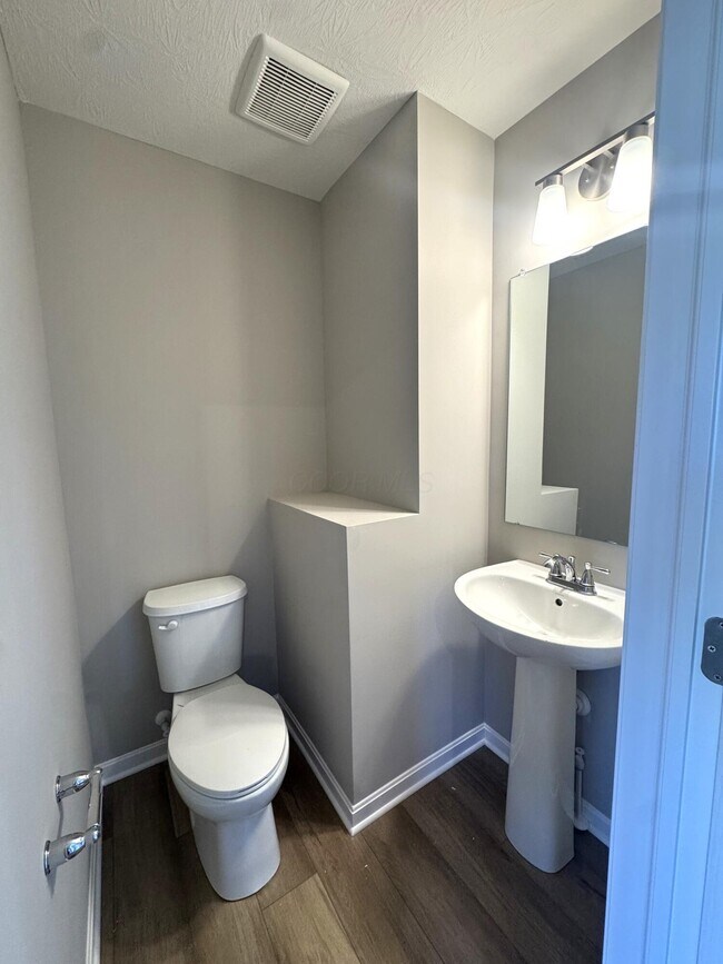 1515 Georgia Rd, Circleville, OH 43113 - photo 7