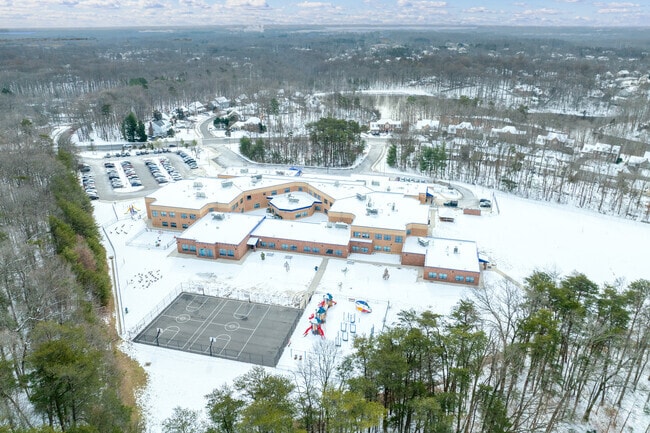 Welcome to Silverbrook Elementary serving students in Fairfax Station, VA.