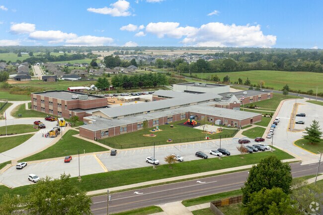 Southern Boone Primary School serves nearly 500 students in grades PK–2.