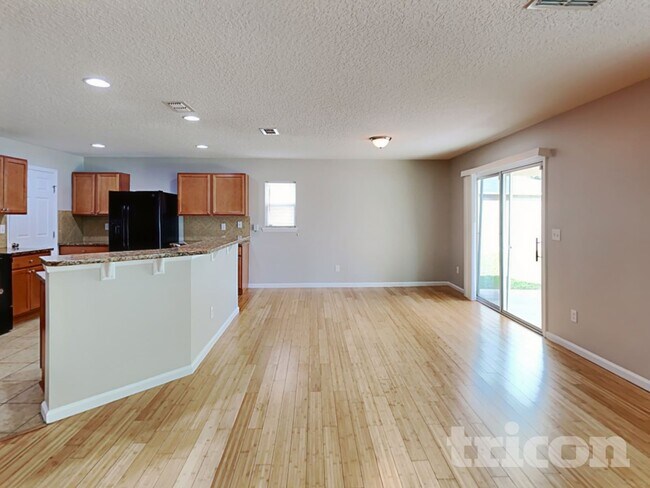 11982 Alexandra Dr, Jacksonville, FL 32218 - photo 3